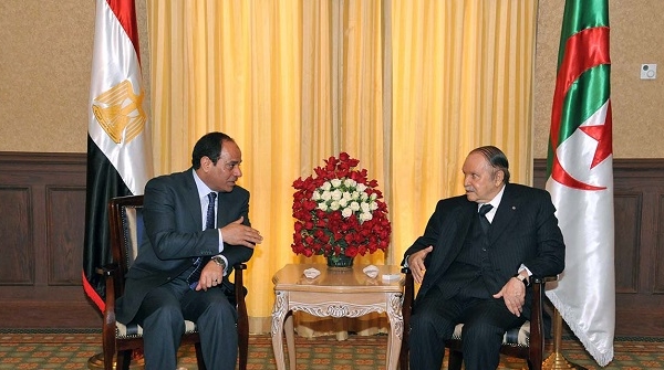 الرئيس بوتفليقة يؤكد للرئيس السيسي حرصه على تعزيز علاقات التعاون مع مصر
