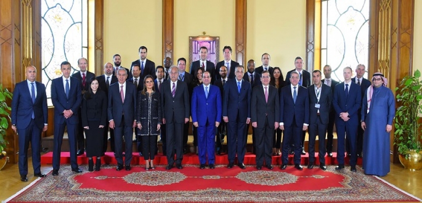 الرئيس السيسي يستقبل وفدا ممثلين عن 27 صندوقا اقليميا وعالميا للاستثمار