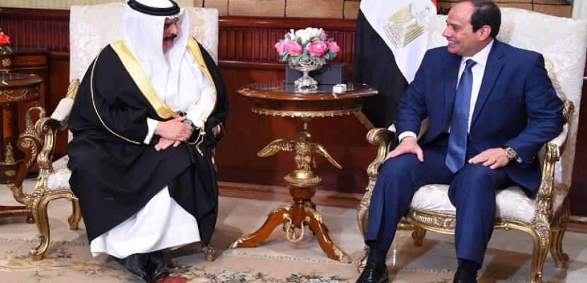 الرئيس السيسى وملك البحرين يؤكدان ضرورة التوصل إلى تسويات سياسية لأزمات المنطقة العربية