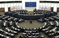 البرلمان الأوروبي يصدّق على حصول اللاجئين على تصاريح إقامة.