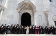 البابا ينتقد “اللا مبالاة الفتاكة” في الشرق الأوسط