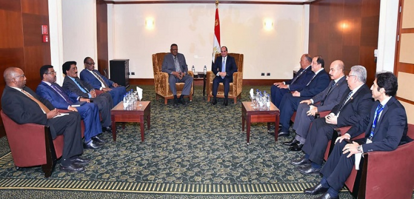 الرئيس السيسي يلتقي في الخرطوم النائب الأول لرئيس السودان
