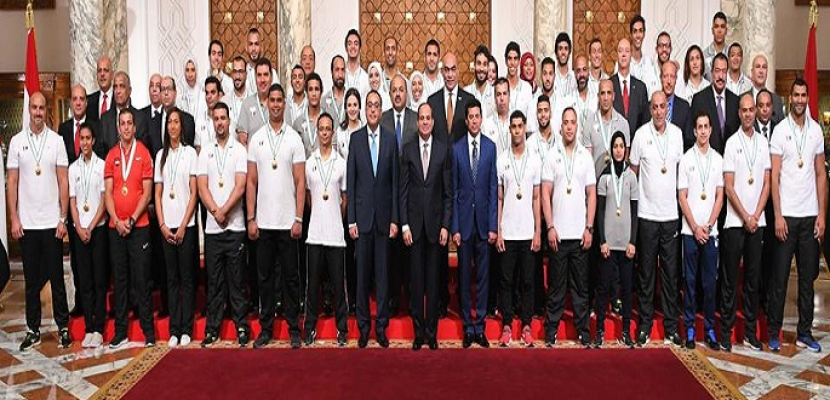 بالفيديو .. الرئيس السيسي يكرم أبطال البعثة الرياضية بدورة ألعاب البحر المتوسط لعام 2018