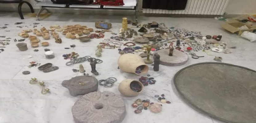 عرض القطع الأثرية المستردة من إيطاليا فى المتحف المصرى