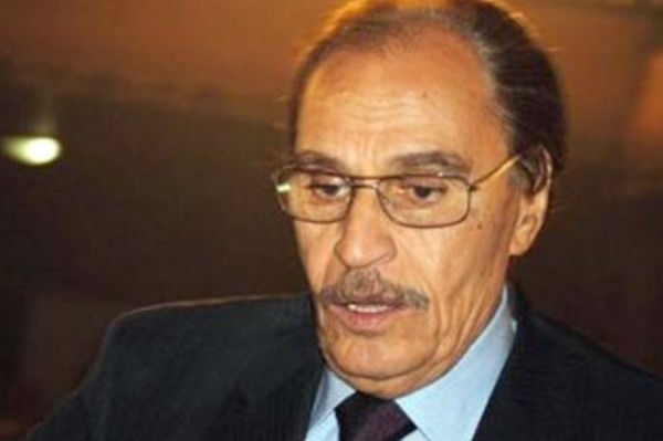 عزت العلايلي بديل فاروق الفيشاوي في مسرحية “هولاكو”