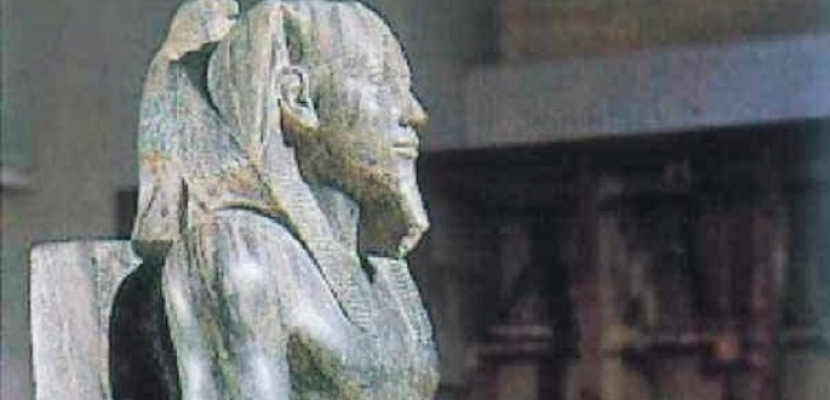 القضاء السويسري يلزم شركة بجنيف بمنح أوراق تمثال ابن الملك خوفو لمصر