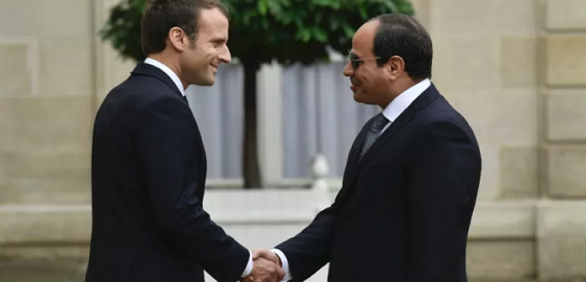 الرئيس السيسي يبحث مع نظيره الفرنسي عددا من الملفات ذات الاهتمام المشترك