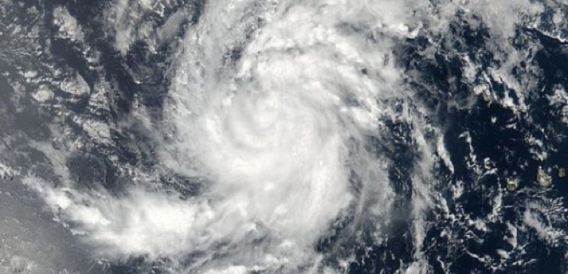 العاصفة “ويلا” تتحول إلى إعصار من الدرجة الرابعة وتقترب من المكسيك