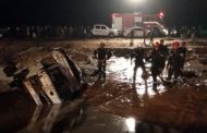 السيول تقتل 12 شخصا في الأردن وتطيح بوزير الأشغال في الكويت