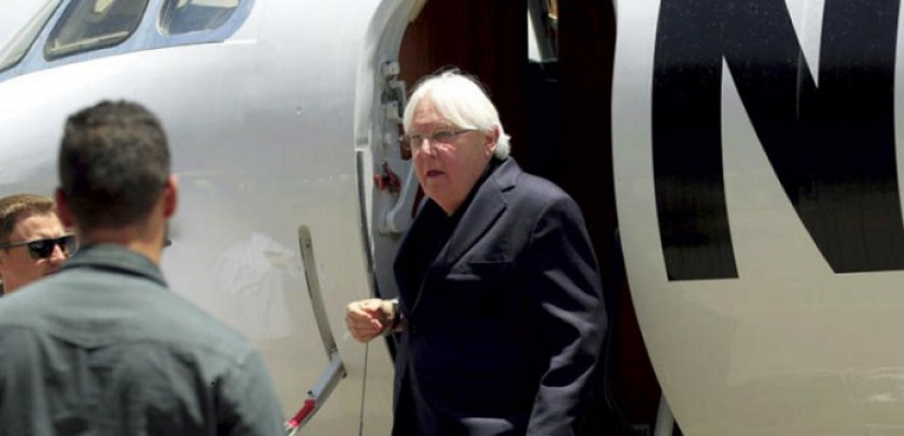 مارتن جريفيث يصل إلى صنعاء لبحث ترتيبات المشاورات السياسية