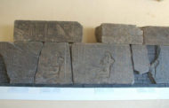 الآثار: الكشف عن أحجار منقوشة وأجزاء تماثيل بمعبد الشمس في منطقة آثار المطرية