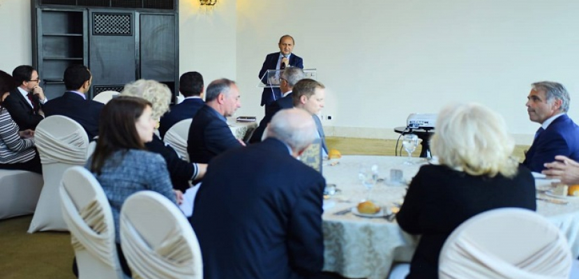 وزير التجارة والصناعة يدعو الشركات الفرسية لتوسيع استثماراتها فى السوق المصرى