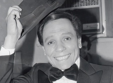 عادل إمام يعود للمسرح من جديد