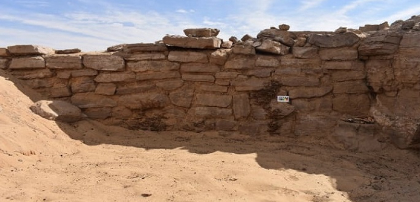 الآثار : كشف 6 مقابر من عصر الدولة القديمة بقبة الهوا فى أسوان