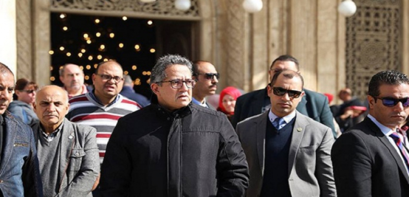 وزير الآثار يتفقد أعمال الترميم والصيانة بمسجد محمد علي بالقلعة