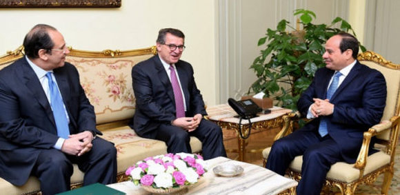 الرئيس السيسي يلتقي مدير المخابرات اليوناني لبحث التعاون الثنائي