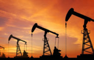 أسعار النفط ترتفع بأكثر من 1% مع خفض المعروض