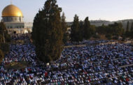 الآلاف يؤدون صلاة الجمعة بالأقصى.. ومفتي القدس يؤكد أن الأذان سيبقى يصدح في سماء القدس