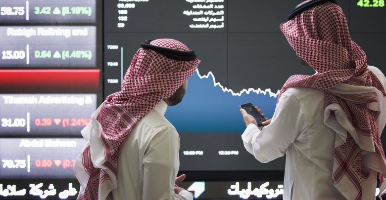 البورصة السعودية تتراجع تحت ضغط البنوك ومصر ترتفع بدعم من جلوبال تليكوم
