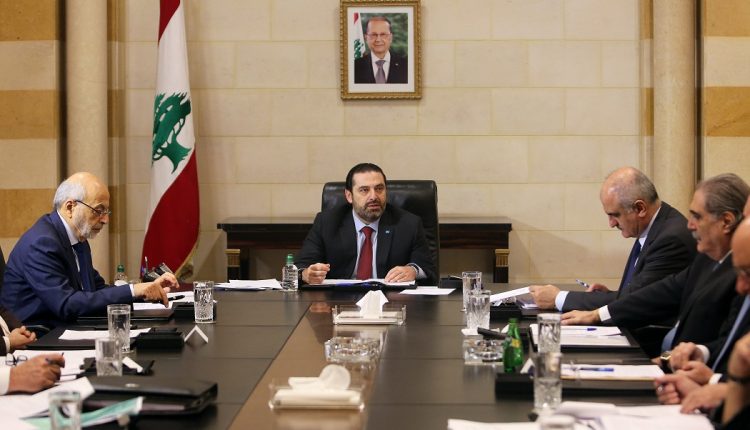 لبنان المثقل بالديون يتعهد بإصلاح ماليته العامة