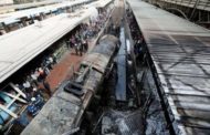مقتل وإصابة عشرات في حادث ارتطام جرار وحريق بمحطة قطارات بالقاهرة