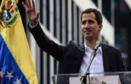 أول مرسوم رئاسي لجوايدو يجيز دخول المساعدات الأمريكية لفنزويلا