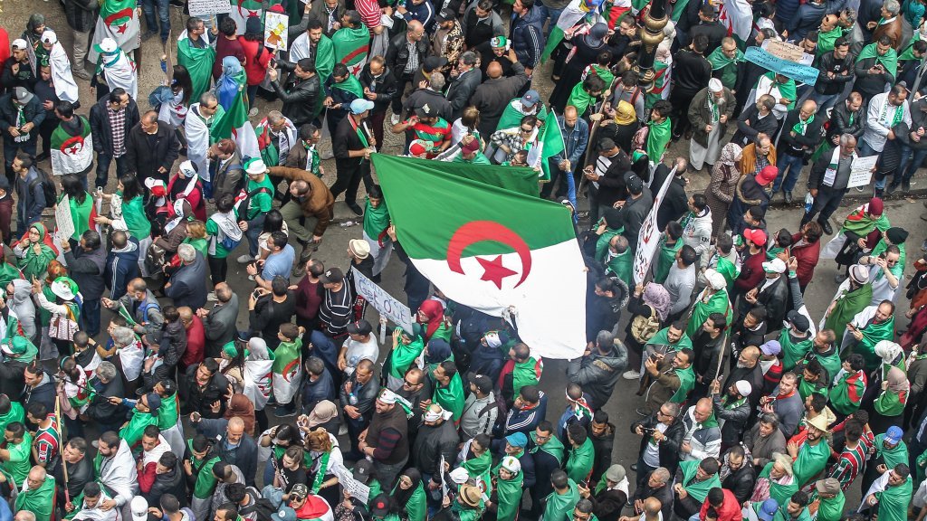 إصابة 13 شخصا في إطلاق نار أثناء احتجاجات بولاية تبسة الجزائرية