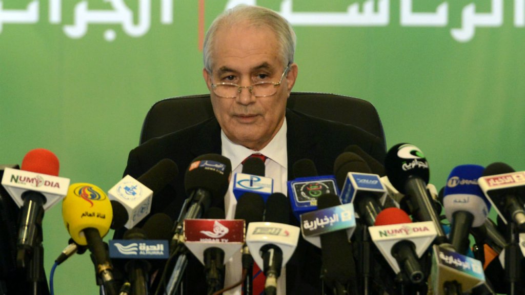 الجزائر: استقالة رئيس المجلس الدستوري الطيب بلعيز