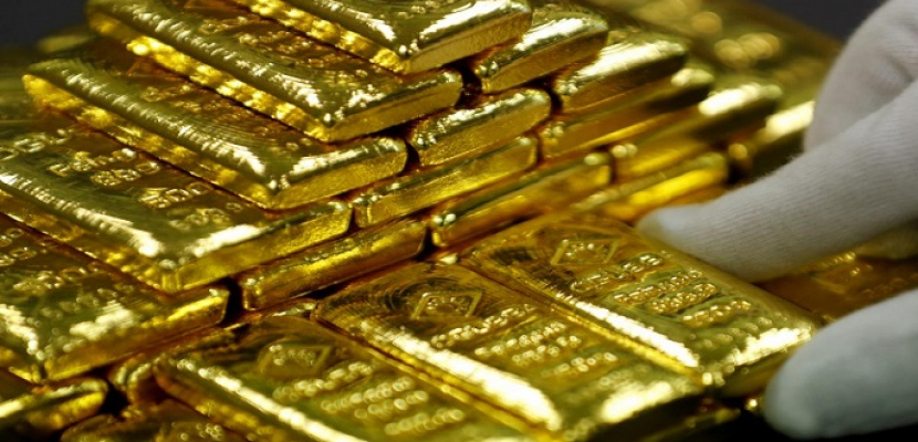 الذهب يرتفع عند التسوية مع هبوط الأسهم الأمريكية