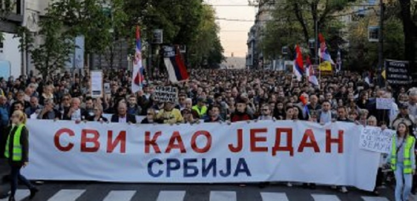 تجدد الاحتجاجات فى بلجراد ضد الرئيس الصربى وحزبه الحاكم