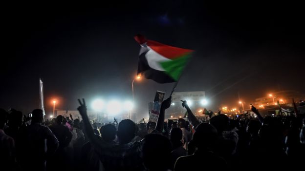 تجمع المهنيين السودانيين يدعو لإضراب عام مع وصول المحادثات لطريق مسدود