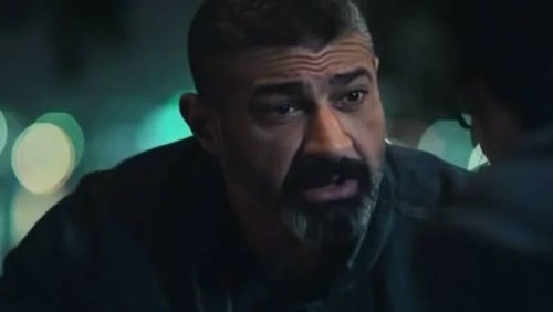 ياسر جلال يتورط في مقتل رجل شرطة بـ”لمس أكتاف”