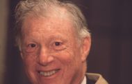 وفاة مؤسس منظمة “هيومن رايتس ووتش” عن عمر ناهز 96 عاما