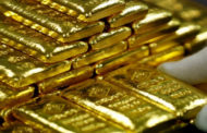 الذهب يتمسك بمستوى 1900 دولار