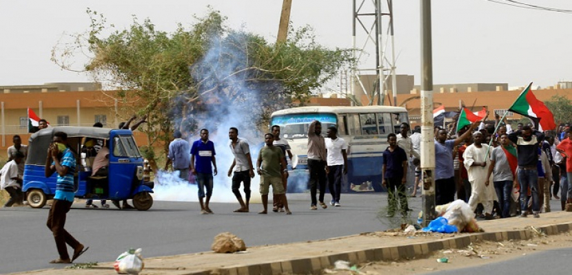 اشتباكات متقطعة وسط الخرطوم ودوي أسلحة ثقيلة شرق أم درمان في اليوم الـ 25 لمواجهات السودان