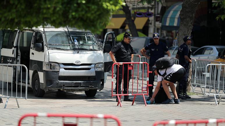 تنظيم الدولة الإسلامية يعلن مسؤوليته عن تفجير انتحاري في تونس