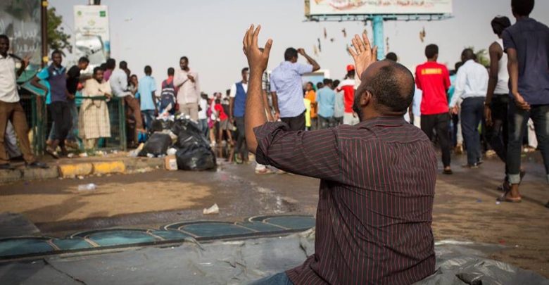 احتفالات في السودان عقب اتفاق المجلس العسكري وقوى التغيير على تقاسم السلطة