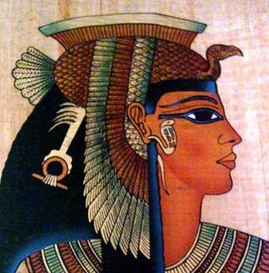 سحر كليوباترا.. علماء يعيدون تركيب “عطر” ملكة مصر