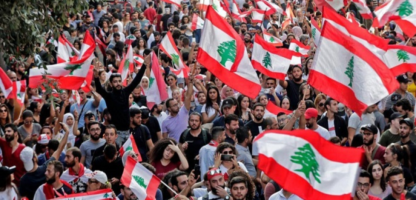 مظاهرات لبنان تدخل يومها السابع .. واستمرار إغلاق المصارف والبنوك