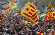 إحراق سيارات وحواجز في برشلونة مع استمرار المظاهرات بإقليم كتالونيا الإسباني
