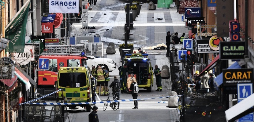 شرطة النرويج: سيارة إسعاف مسروقة تصدم عددا من الناس في أوسلو