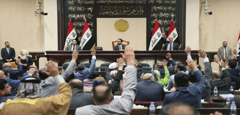 مع استمرار الاحتجاجات.. البرلمان العراقي يلغي امتيازات الرؤساء ويشكل لجنة لتعديل الدستور
