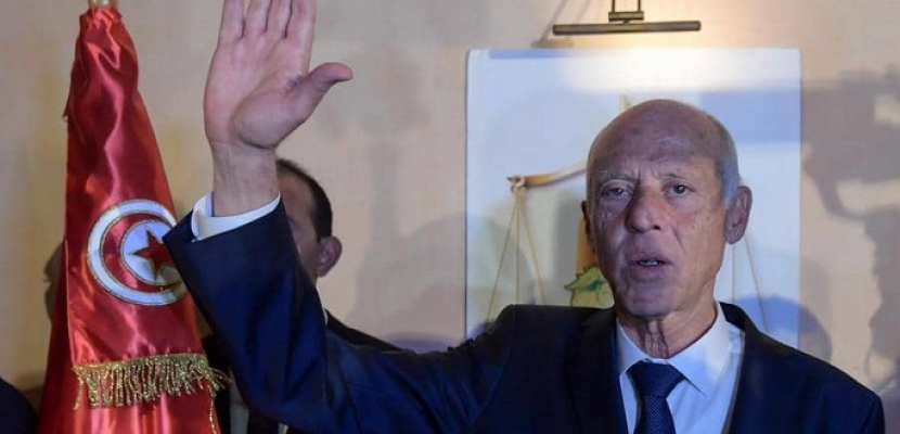 الرئيس التونسي يقول إنه يرفض التحاور مع “الخونة”