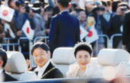 إمبراطور اليابان وزوجته يجوبان شوارع طوكيو في موكب التتويج