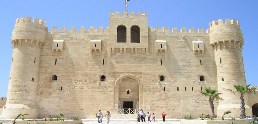 «آثار الإسكندرية» : دخول قلعة قايتباى والمتاحف مجانا لأسر الشهداء