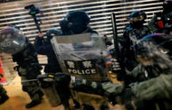 شرطة هونج كونج تعزز إجراءاتها الأمنية تحسبا لوقوع أعمال عنف