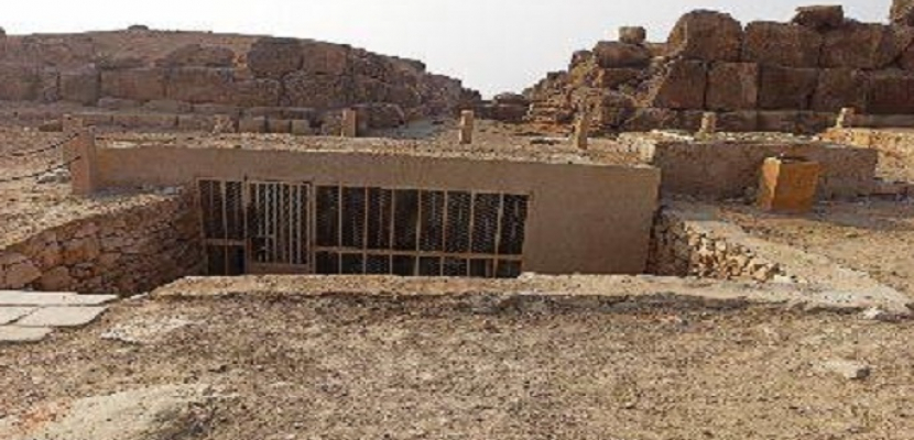“افتتاح مقبرتي “إيدو” و”قار” بمنطقة آثار الهرم أمام الجمهور