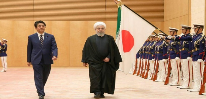 رئيس وزراء اليابان يطلب من روحاني الالتزام بالاتفاق النووي