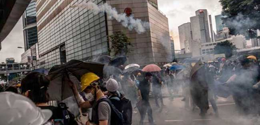 تواصل المواجهات في هونج كونج لليوم الثالث على التوالي