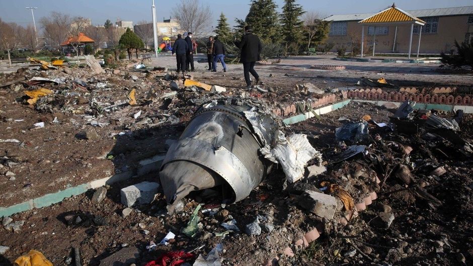 أوكرانيا: إيران تعهدت بتسليم الصندوقين الأسودين للطائرة المنكوبة